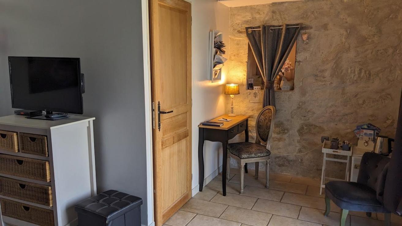 Domaine Les Feuillants Hotel Crouzilles Quarto foto
